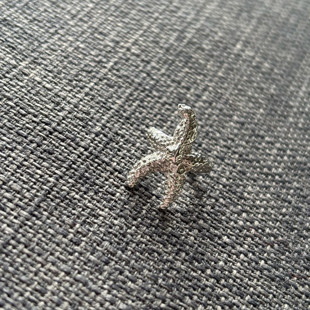 Silver Starfish Earcuff
